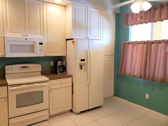 Foto del edificio - 32 Harbour Isle Dr W