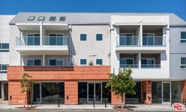 Building Photo - 2336 Westwood Blvd