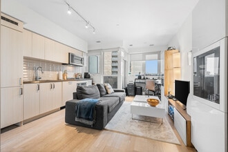 Building Photo - 501 St Clair Ave W