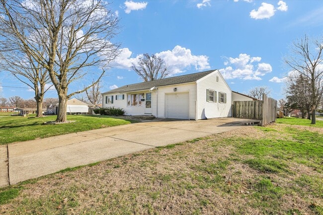 Building Photo - 9 Glenview Dr
