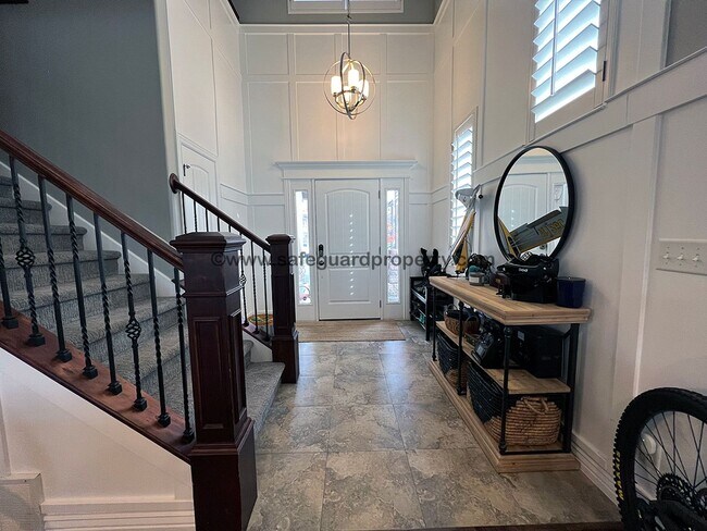 Building Photo - Stunning 5 Bedroom Home on Traverse Mountain
