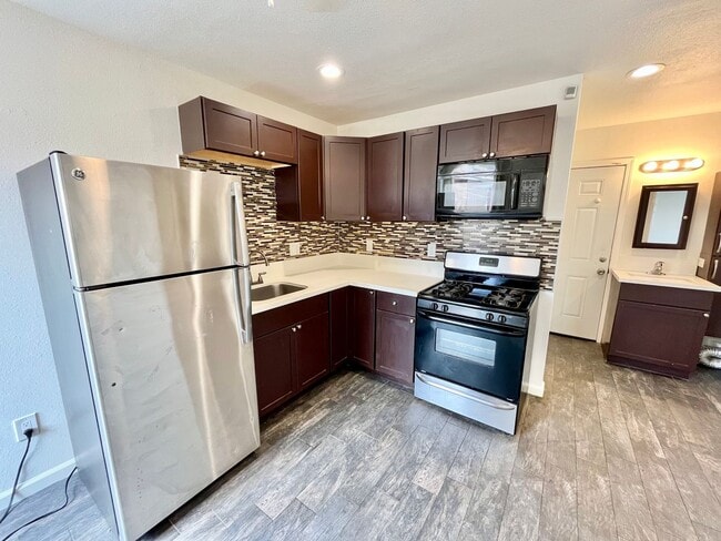 Building Photo - 1bd + Bonus Room Casita with Washer/Dryer ...