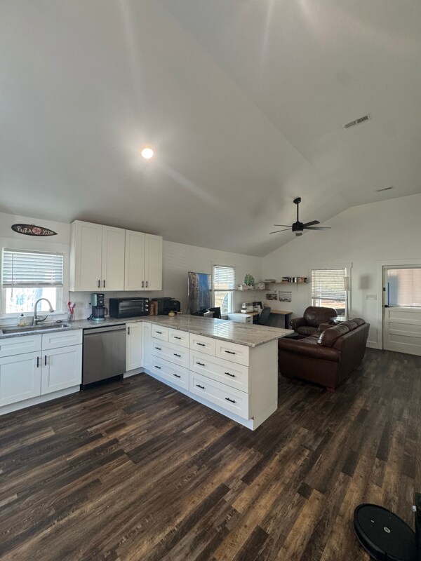 Building Photo - 8101 Freeze Rd