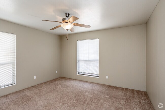 1HAB, 1BA - 645 ft² - Summit Midtown