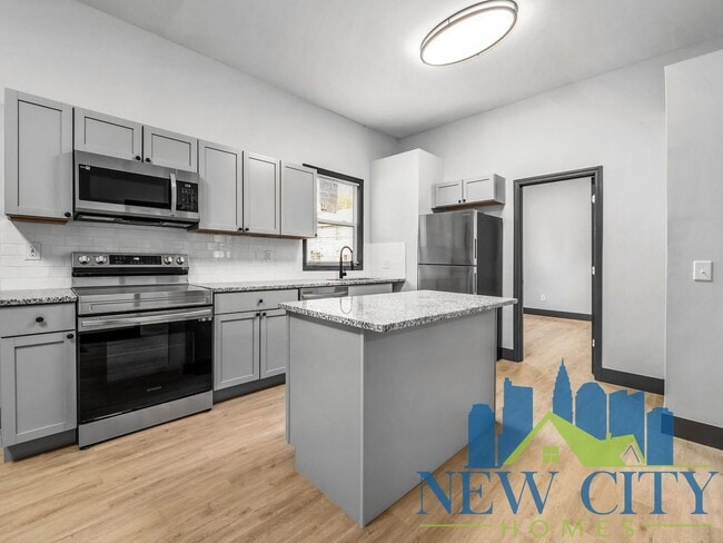 Building Photo - 306 Martin Ave