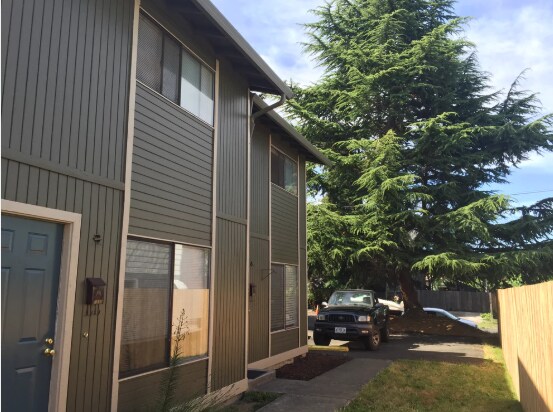 Building Photo - 1530 SE Pardee St.