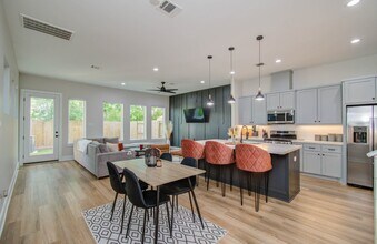 Building Photo - 4612 Oats St