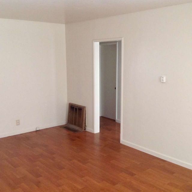 Foto del edificio - Duplex For Rent in Modesto