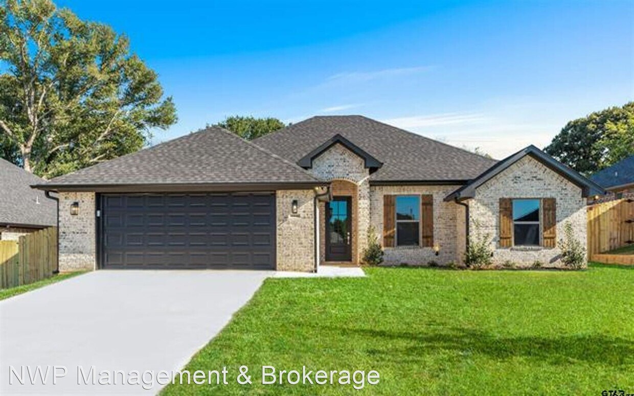 4 br, 2.5 bath House 10040 Goldcrest Dr House Rental in Flint, TX