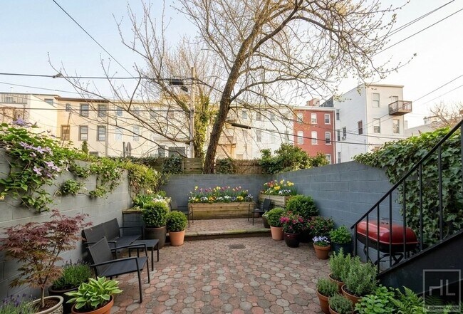 Building Photo - HALSEY STREET