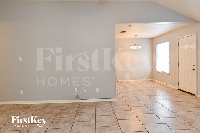 Building Photo - 28914 Stone Fox Dr