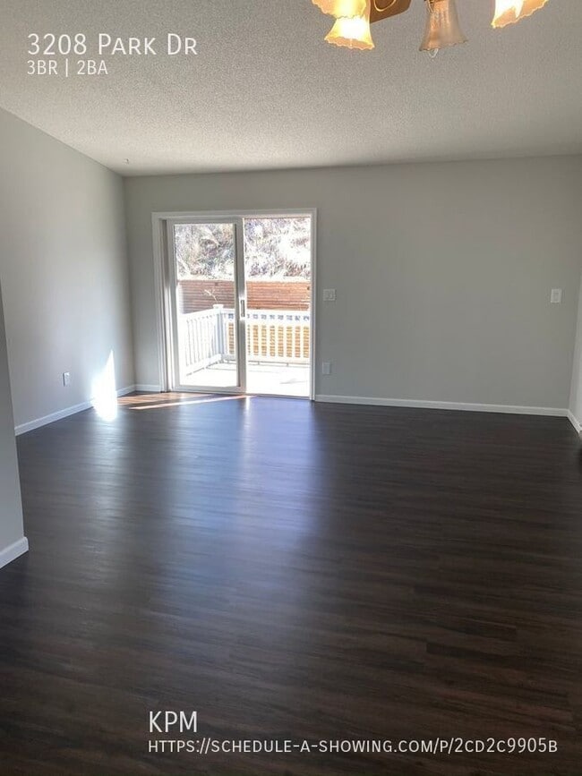 Building Photo - 3208 Park Dr