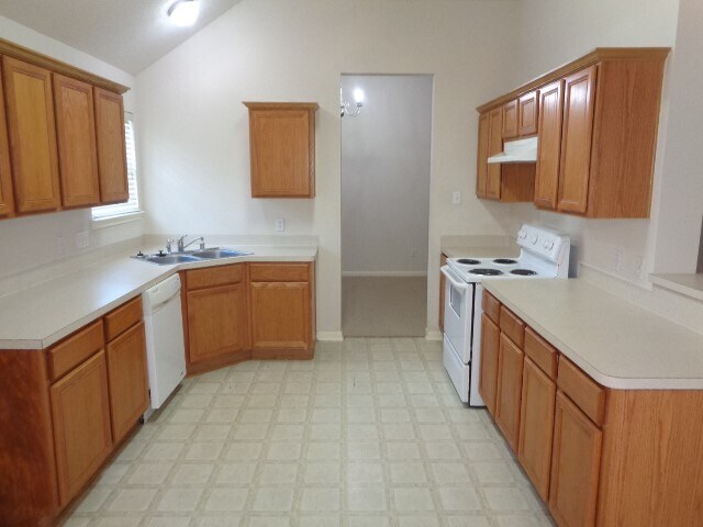 Foto del edificio - 17136 Gleneagle Dr S