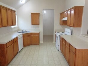 Building Photo - 17136 Gleneagle Dr S