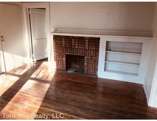 Building Photo - 3 br, 1 bath House - 501 10th Ave