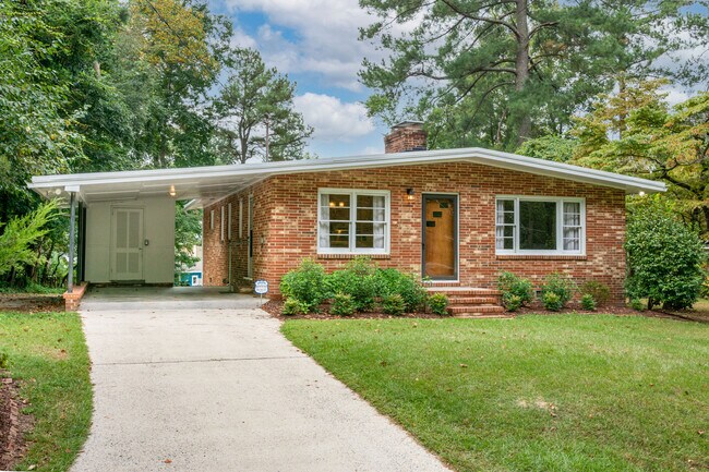 Foto del edificio - 3412 Dogwood Dr