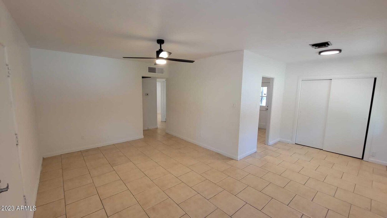 Foto principal - 2141 E Osborn Rd