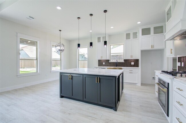 Building Photo - 16130 Long Boat Ct