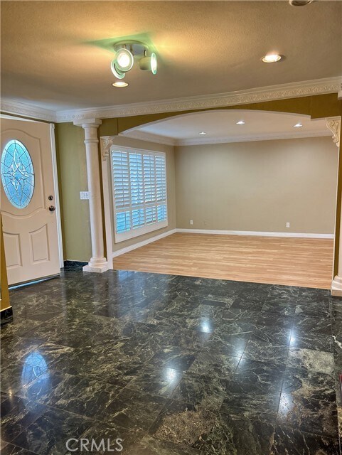 Building Photo - 6862 Gas Light Dr