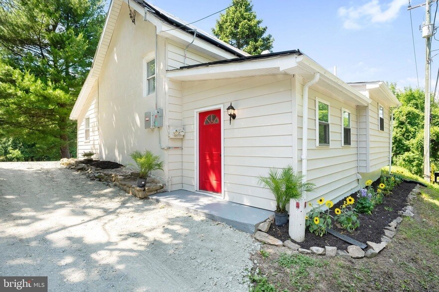 Primary Photo - 846 State Rd