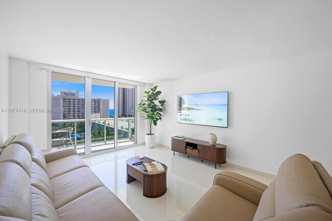 Foto del edificio - 19370 Collins Ave