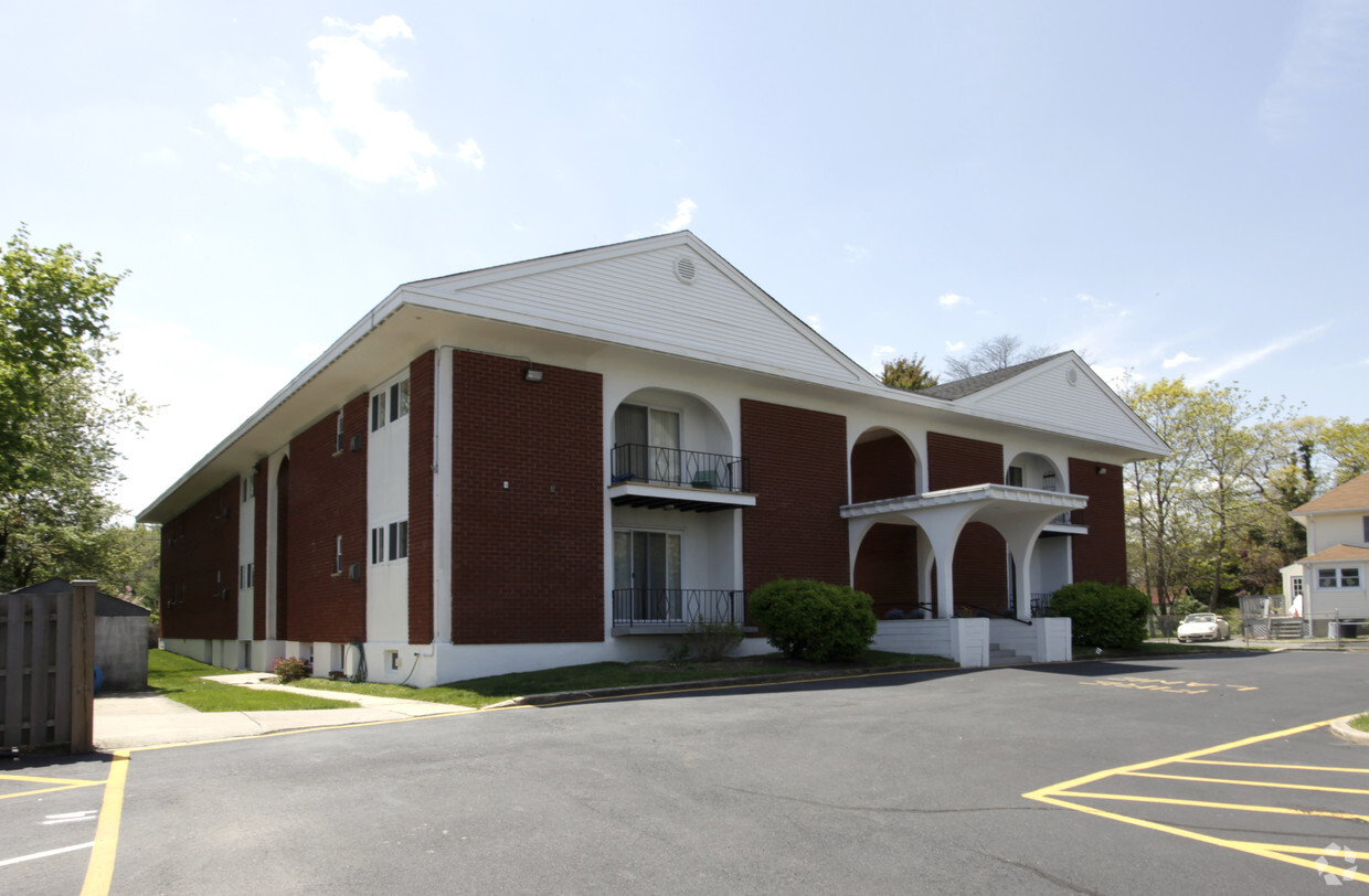 Primary Photo - Spring Lake Apartments