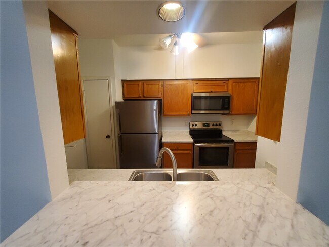 Foto del edificio - 17473 Red Oak Dr