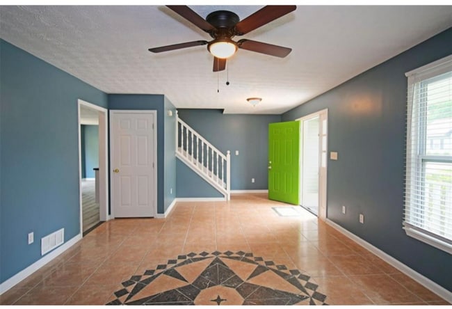 Building Photo - 2605 Waterford Park Dr