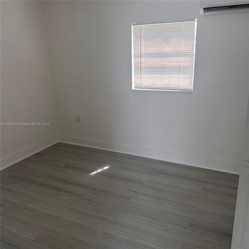 Building Photo - 30320 SW 149th Ave