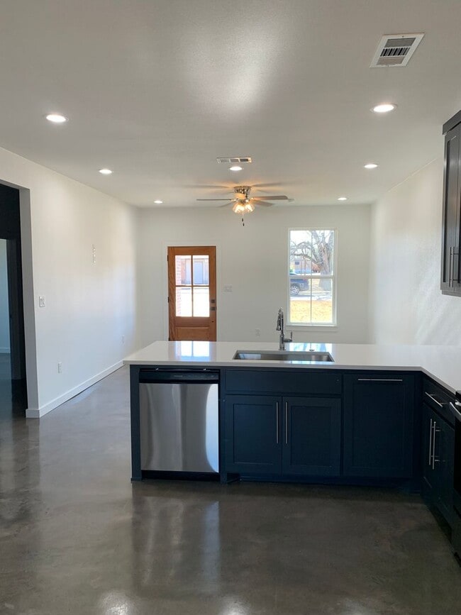 Building Photo - Newer Construction in McGregor