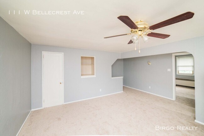 Building Photo - 111 W Bellecrest Ave