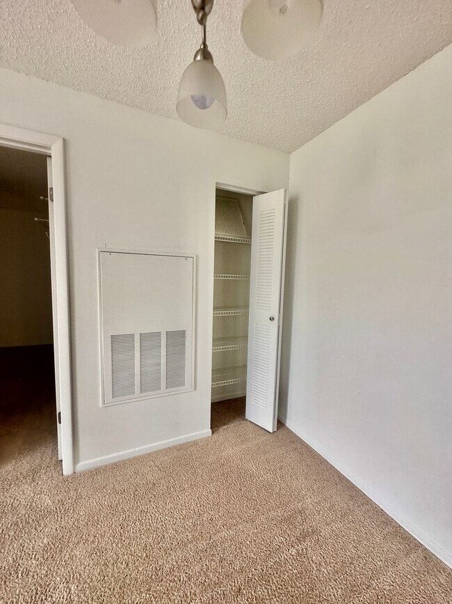 Foto del edificio - Beautiful 1 bed 1 bath condo in pristine location in Lake Mary