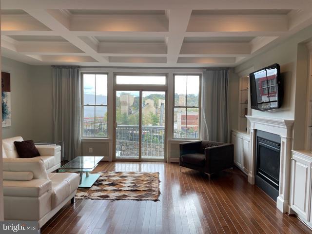 Building Photo - 2547 S Kenmore Ct