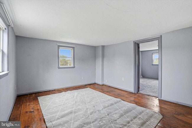 Foto del edificio - 847 Faust Rd