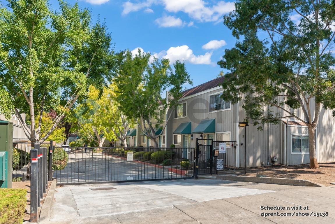 Foto principal - 165 Okeefe St