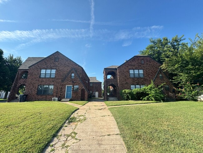 Building Photo - Historic 1 Bed/1 Bath with Bonus Room Dupl...