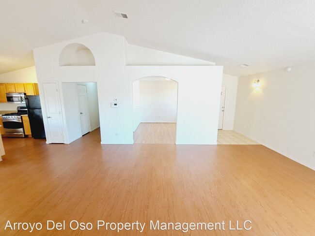 Building Photo - 3 br, 2 bath House - 460 Blue Sage