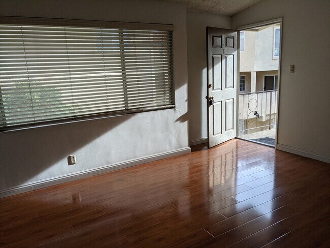 Foto del edificio - 208 N Catalina Ave
