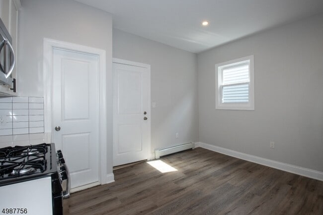 Foto del edificio - 19 Northfield Ave