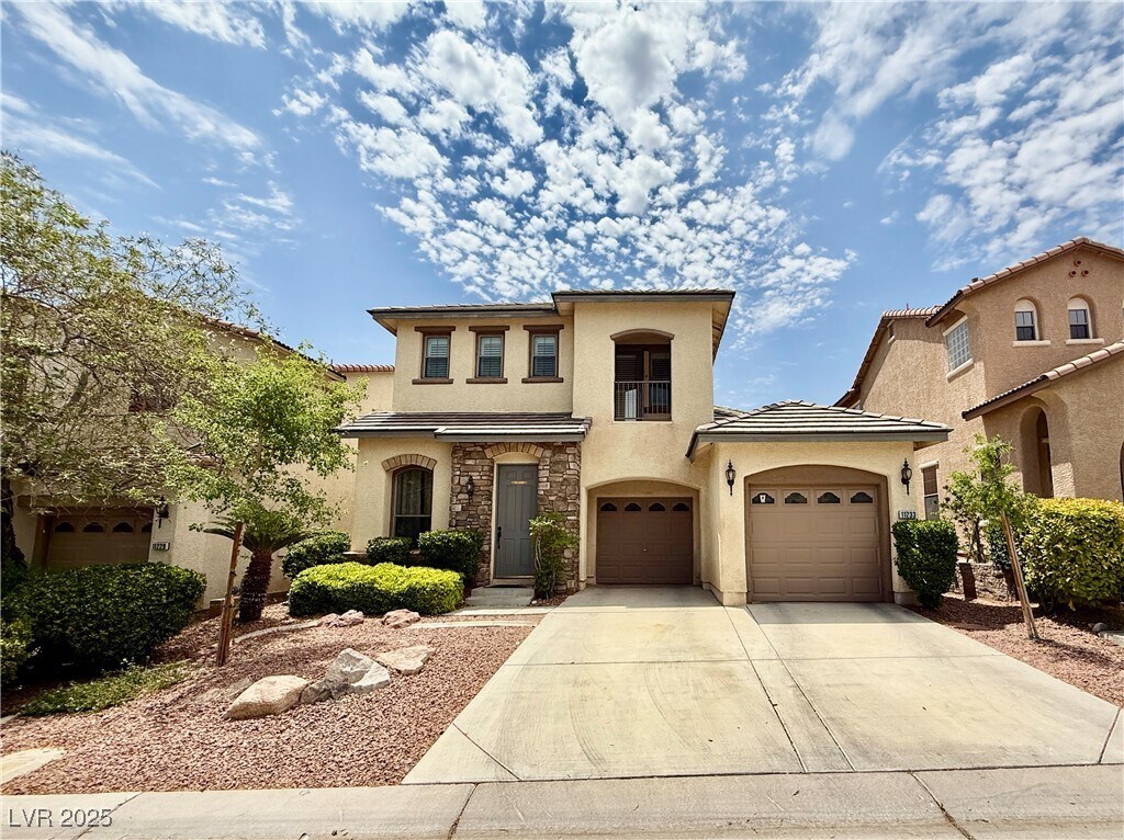 Foto principal - 11233 Newbury Hills Ave