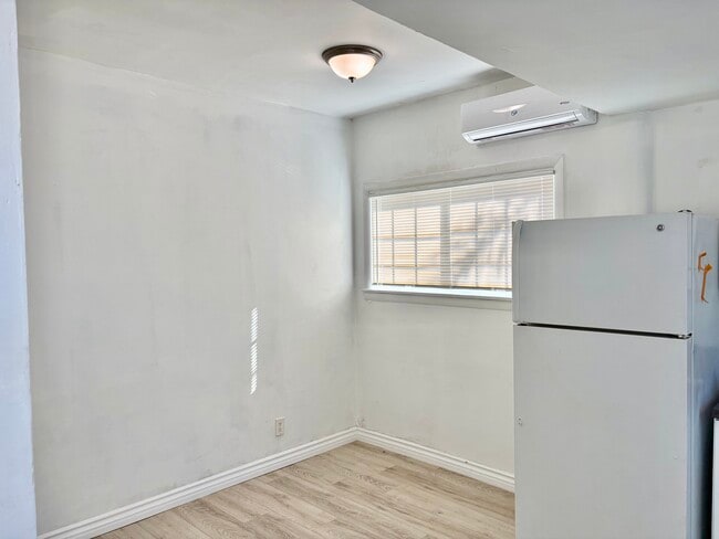 Foto del edificio - 3660 Roosevelt St