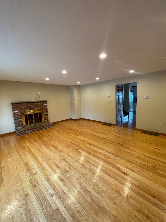 Living room - 5 Crane St
