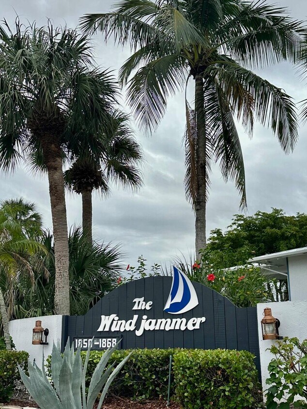 Foto principal - 1868 SW Palm City Rd