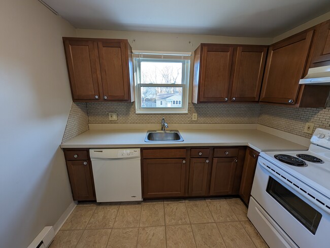 Kitchen - 130 Marconi Avenue