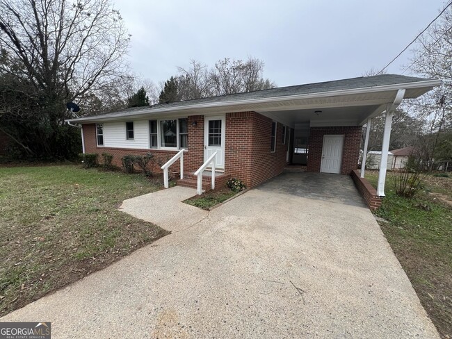 Building Photo - 65 Sprayberry Rd