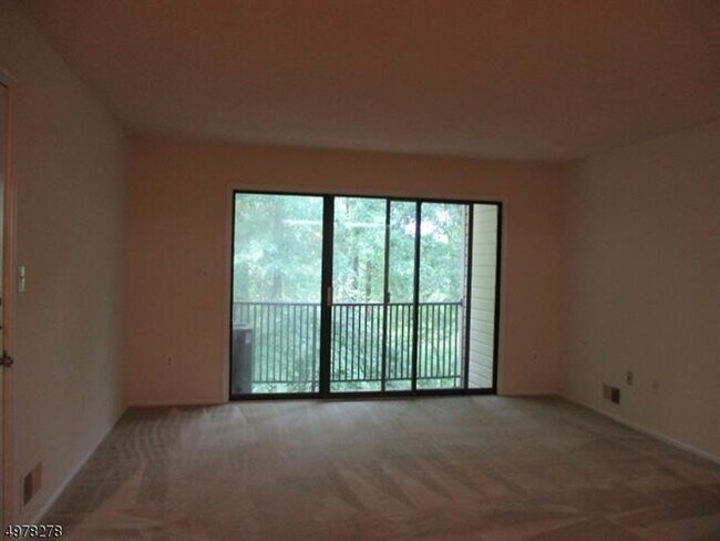 Building Photo - 11 Baldwin Ct