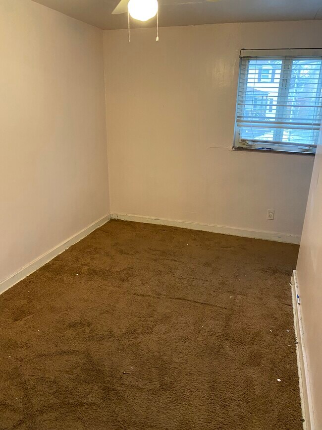 Bedroom 3 - 1124 Ridgeland Dr House