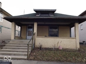 105 W Hendricks St