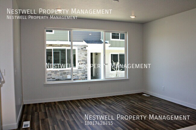 Building Photo - Newer 3-Bed Townhome in Bluffdale