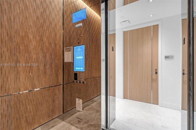 Foto del edificio - 15701 Collins Ave